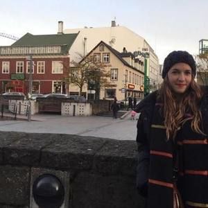 Meet your Posher, Laura